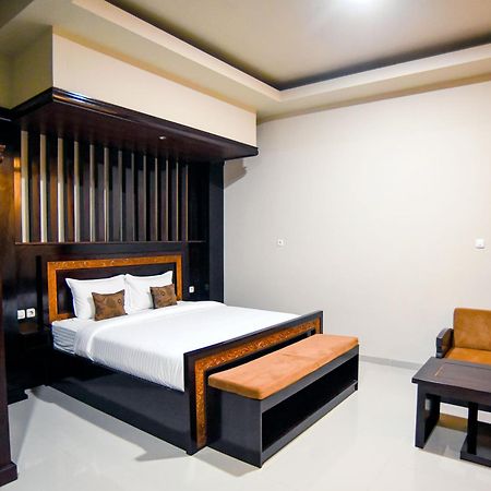 Ferienwohnung Ndalem Mataram Banyuwangi  Exterior foto