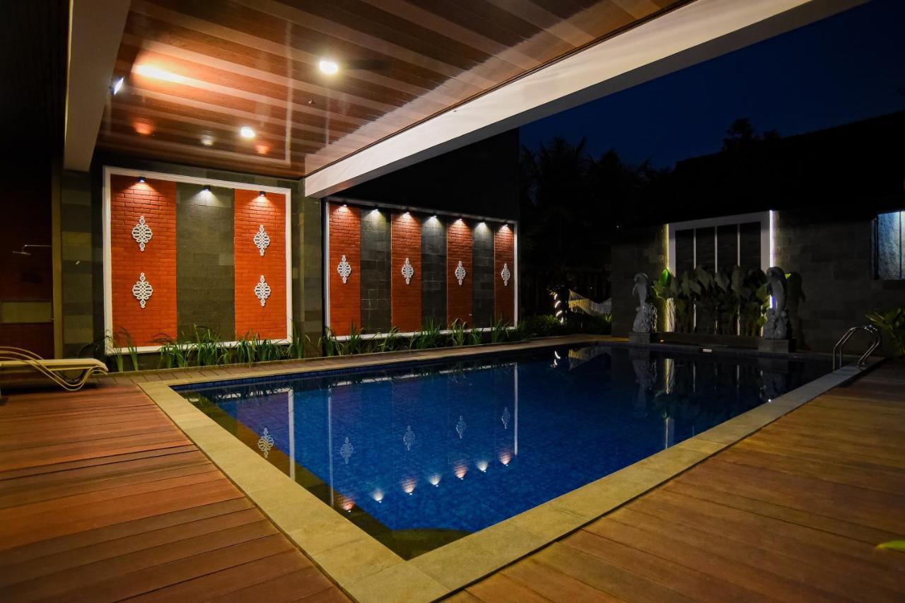 Ferienwohnung Ndalem Mataram Banyuwangi  Exterior foto
