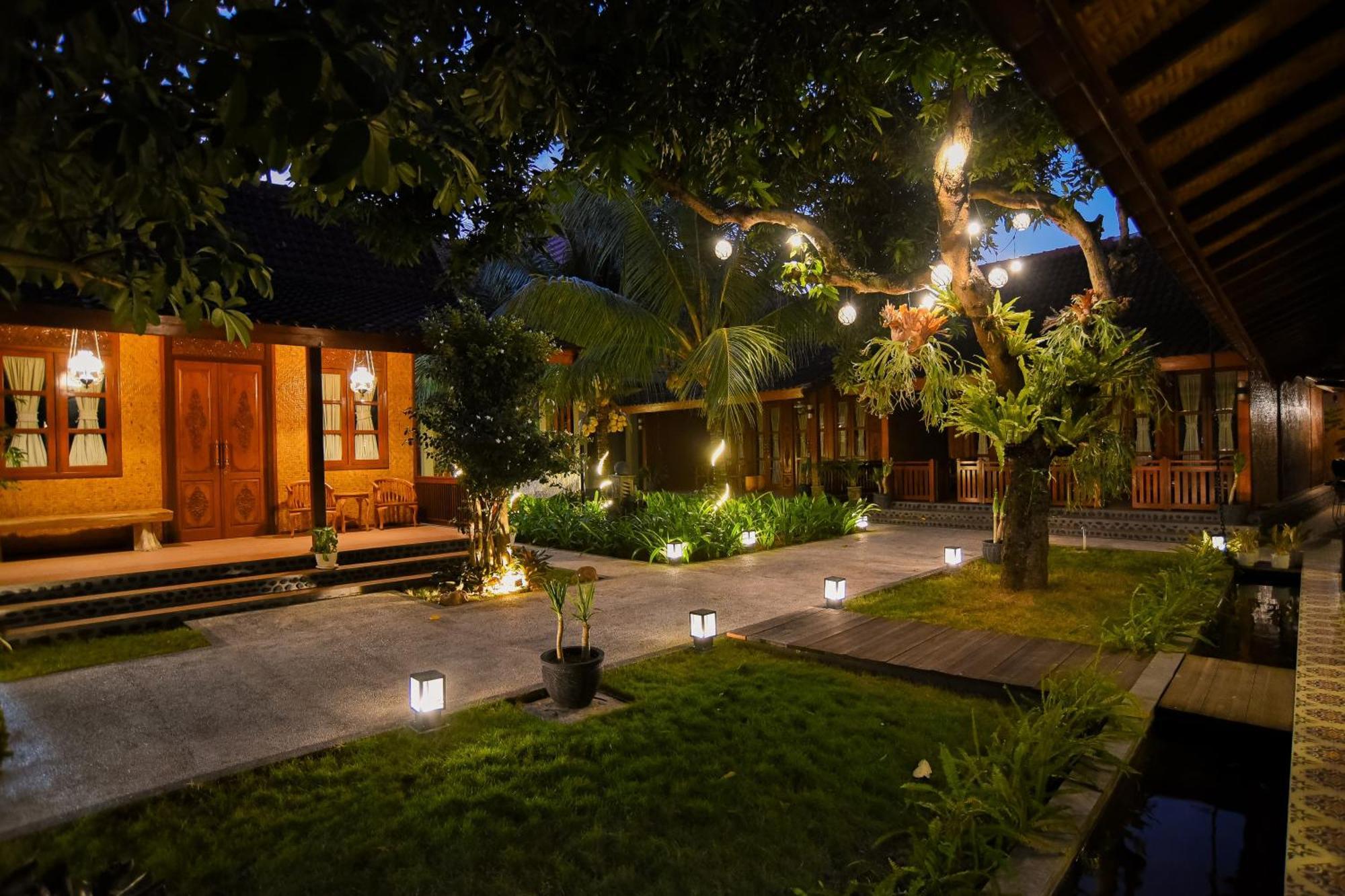 Ferienwohnung Ndalem Mataram Banyuwangi  Exterior foto