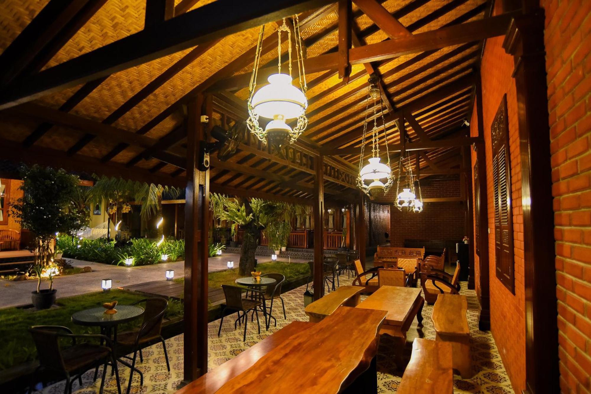 Ferienwohnung Ndalem Mataram Banyuwangi  Exterior foto