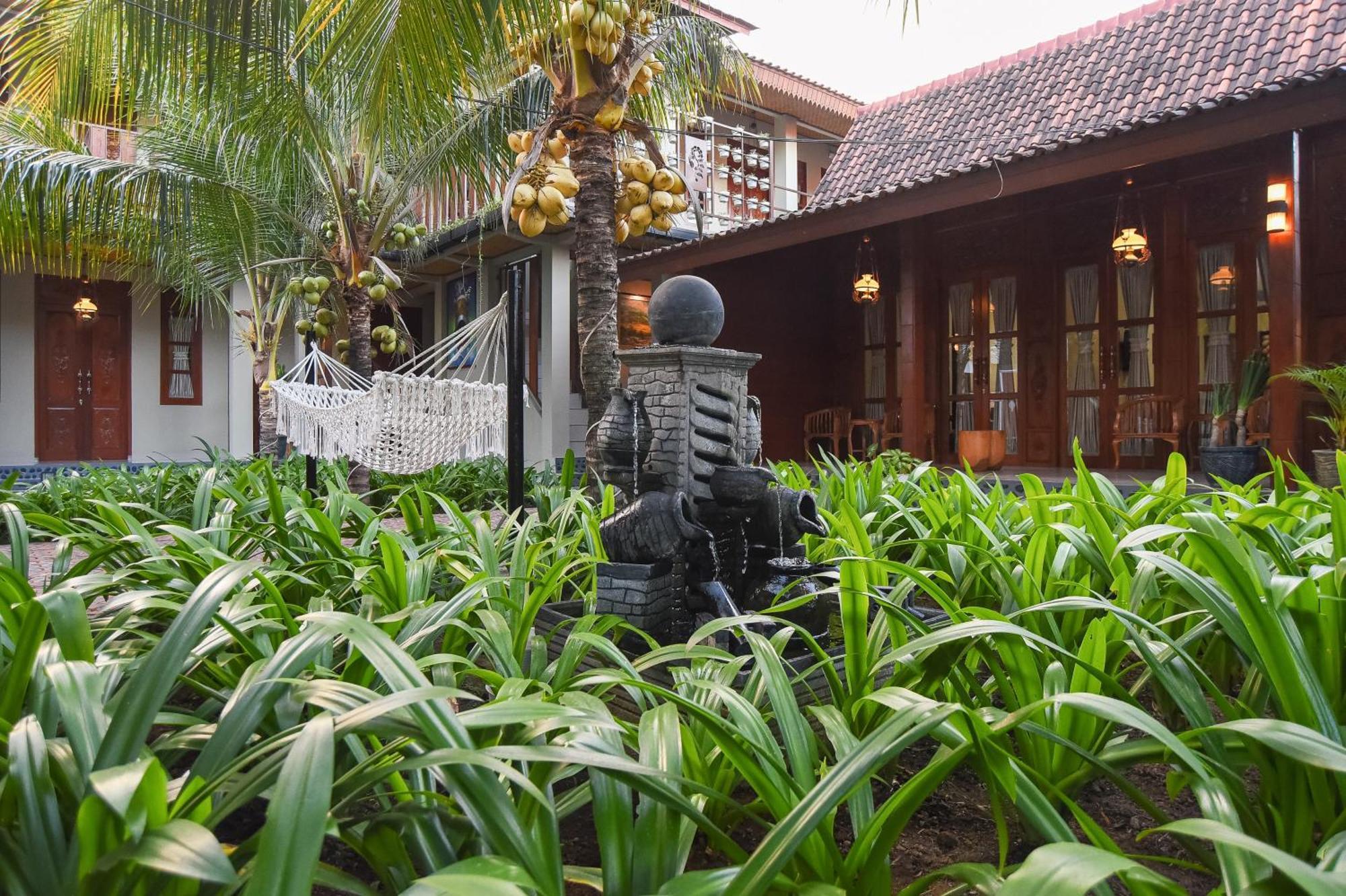 Ferienwohnung Ndalem Mataram Banyuwangi  Exterior foto