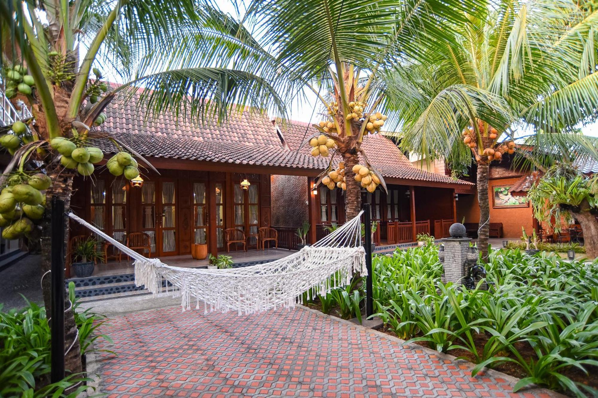 Ferienwohnung Ndalem Mataram Banyuwangi  Exterior foto