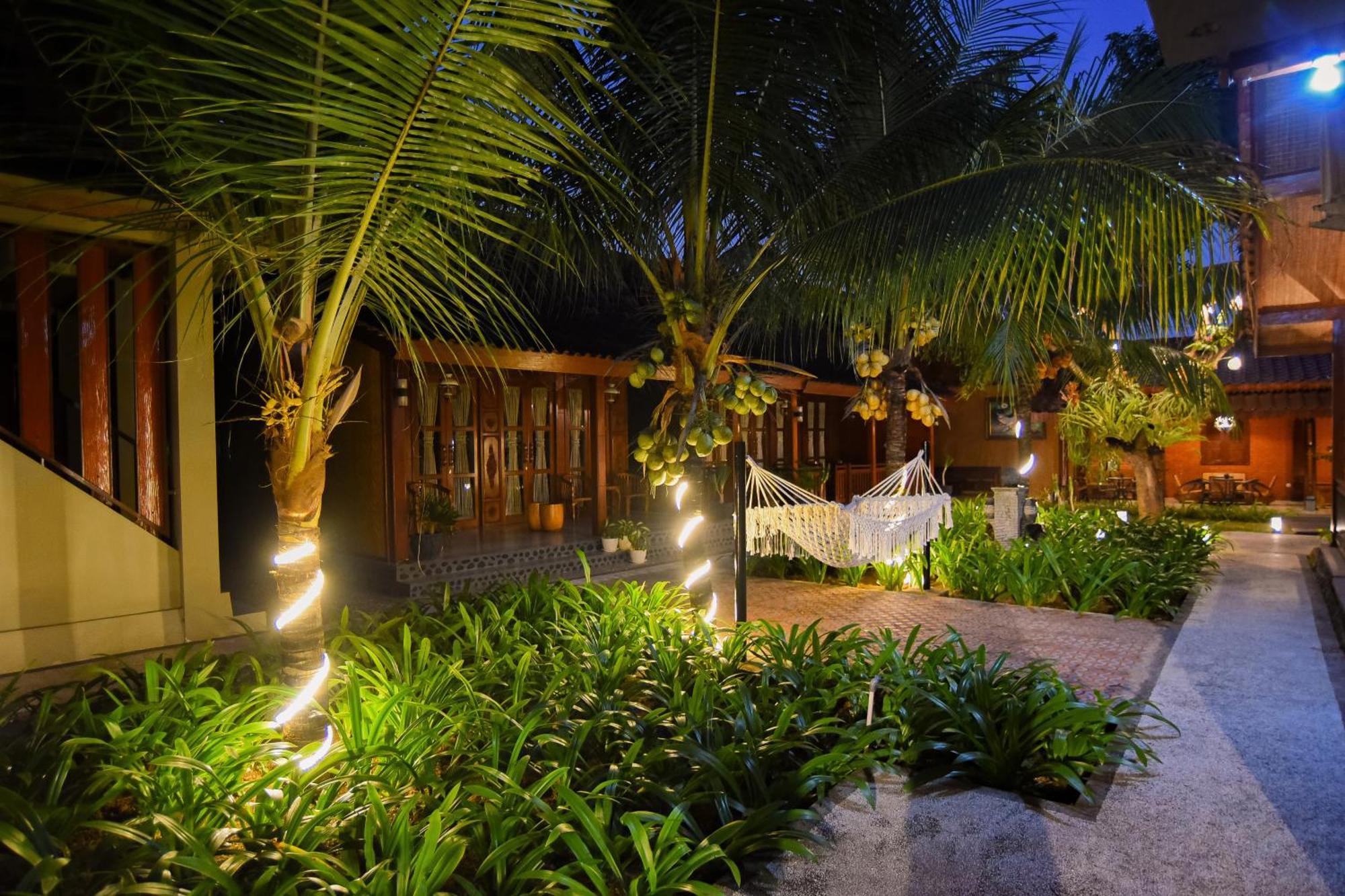 Ferienwohnung Ndalem Mataram Banyuwangi  Exterior foto